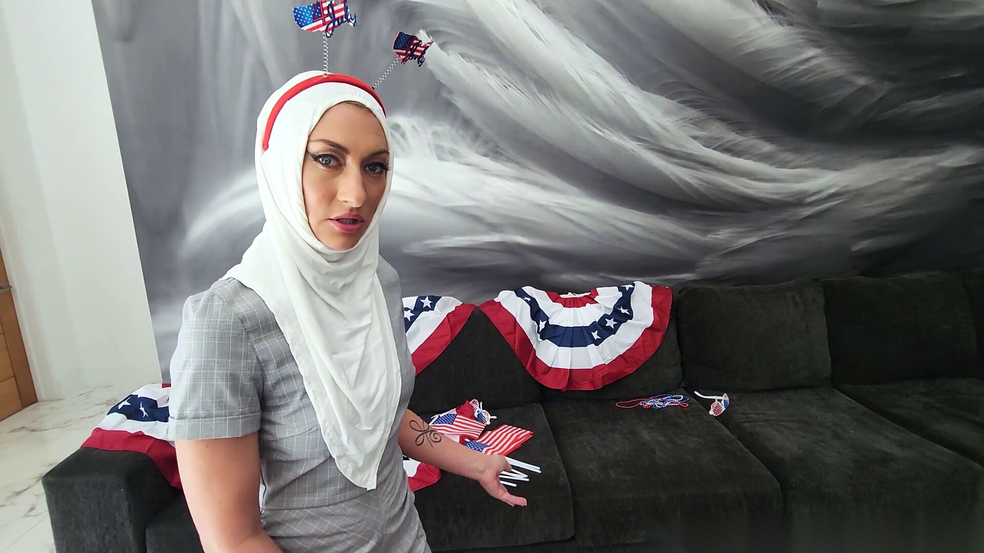 MILF Hijab Stepmom POV Facial